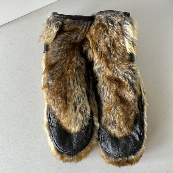 NWT Barts Brown Palm Leather Faux Fur Mittens Fur Paws One Size Unisex - Picture 4 of 16